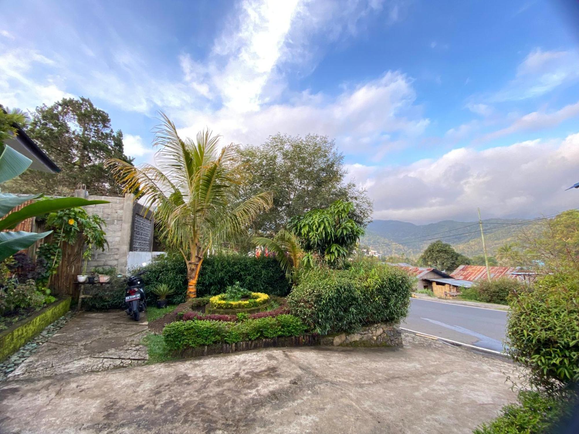 Mahoni Guest House Kelimutu Dış mekan fotoğraf